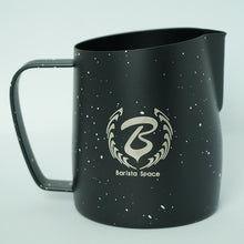 โหลดรูปภาพลงในเครื่องมือใช้ดูของ Gallery Milk Jug Barista Space (Pitcher Latte) ปากเฉียง 450 มล.